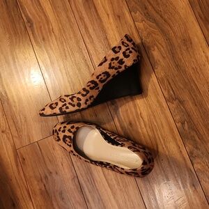 Leopard print wedge size 8